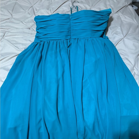 Semi formal dress perfect for your next wedding part invitation or a night out! - Picture 2 of 3